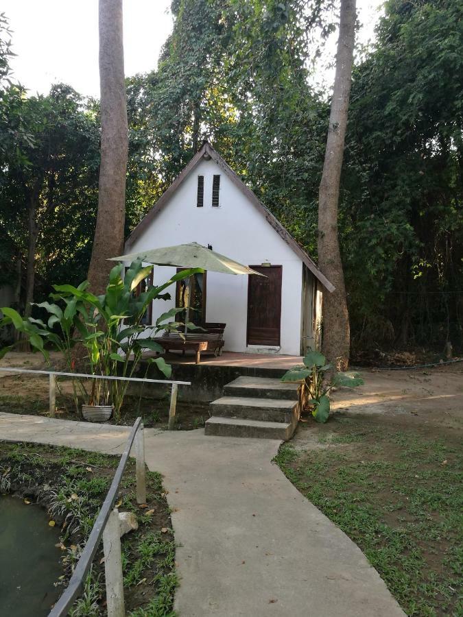 River Marina Resort Uthai Thani Quarto foto